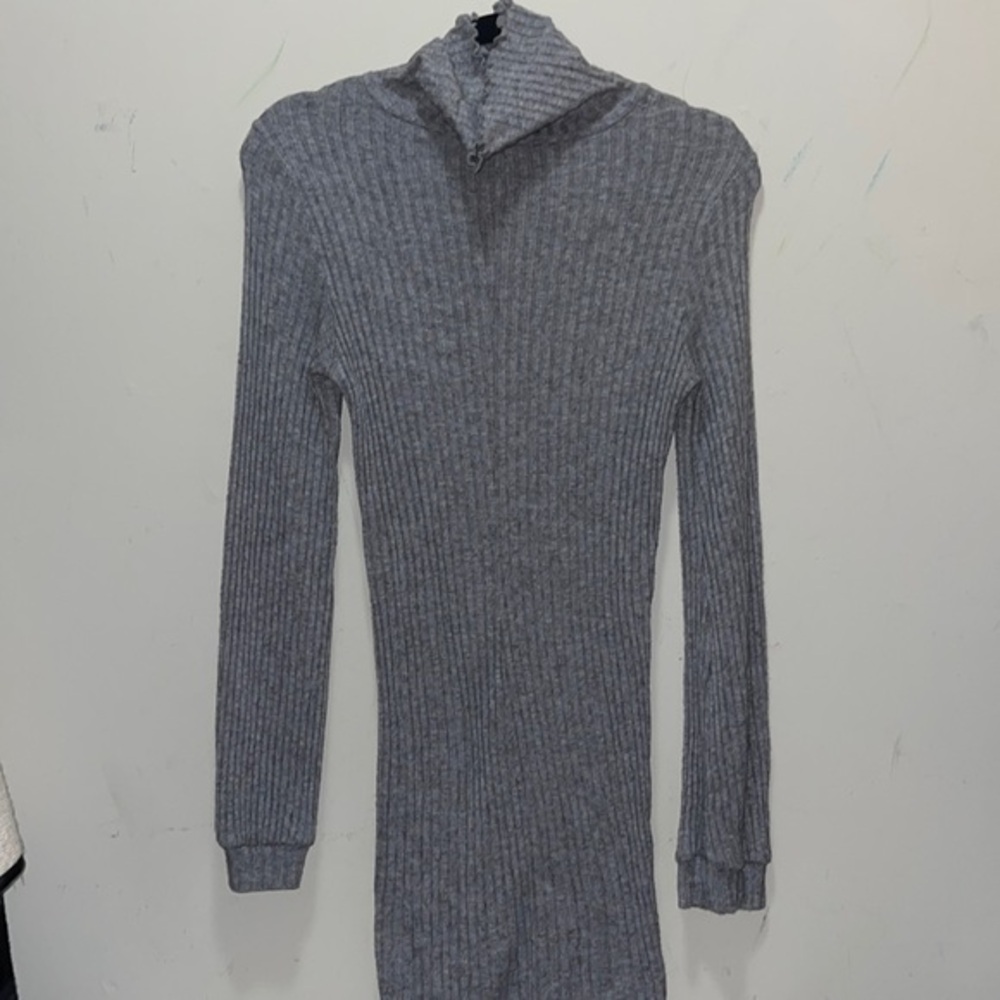 NWOT MIDI LIGHTWEIGHT KNIT DRESS